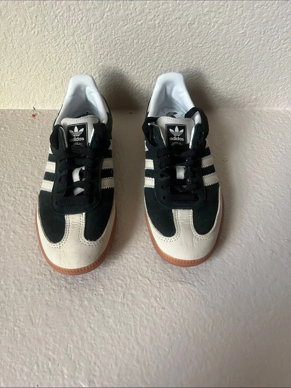 adidas Kids Suede & leather Sneakers in Black &White.never worn! No tag nor box. - Picture 1 of 5